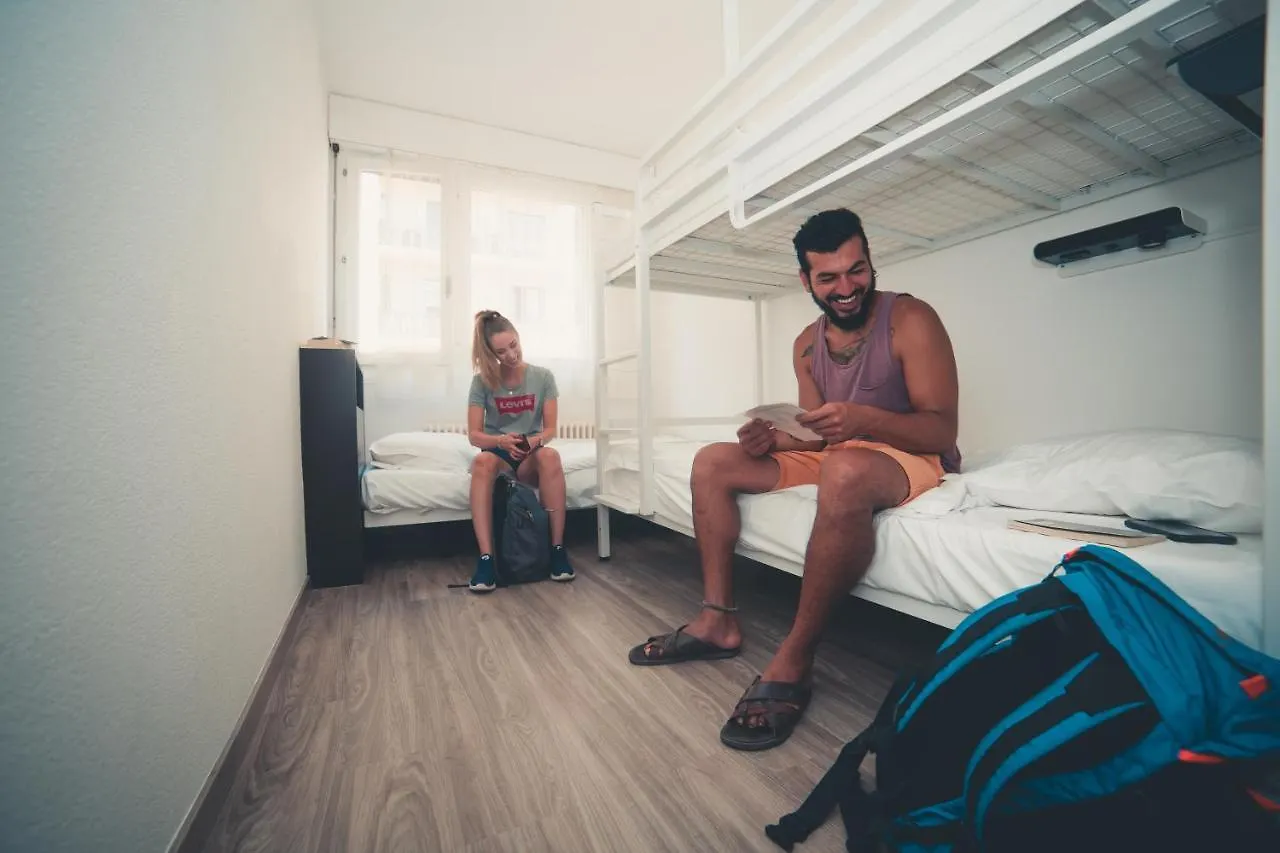 City Hostel Cenevre 0*,  İsviçre